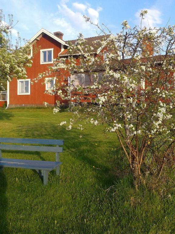 Kullsbjorken Dagmarsgardens Stuguthyrningenヴィラ エクステリア 写真